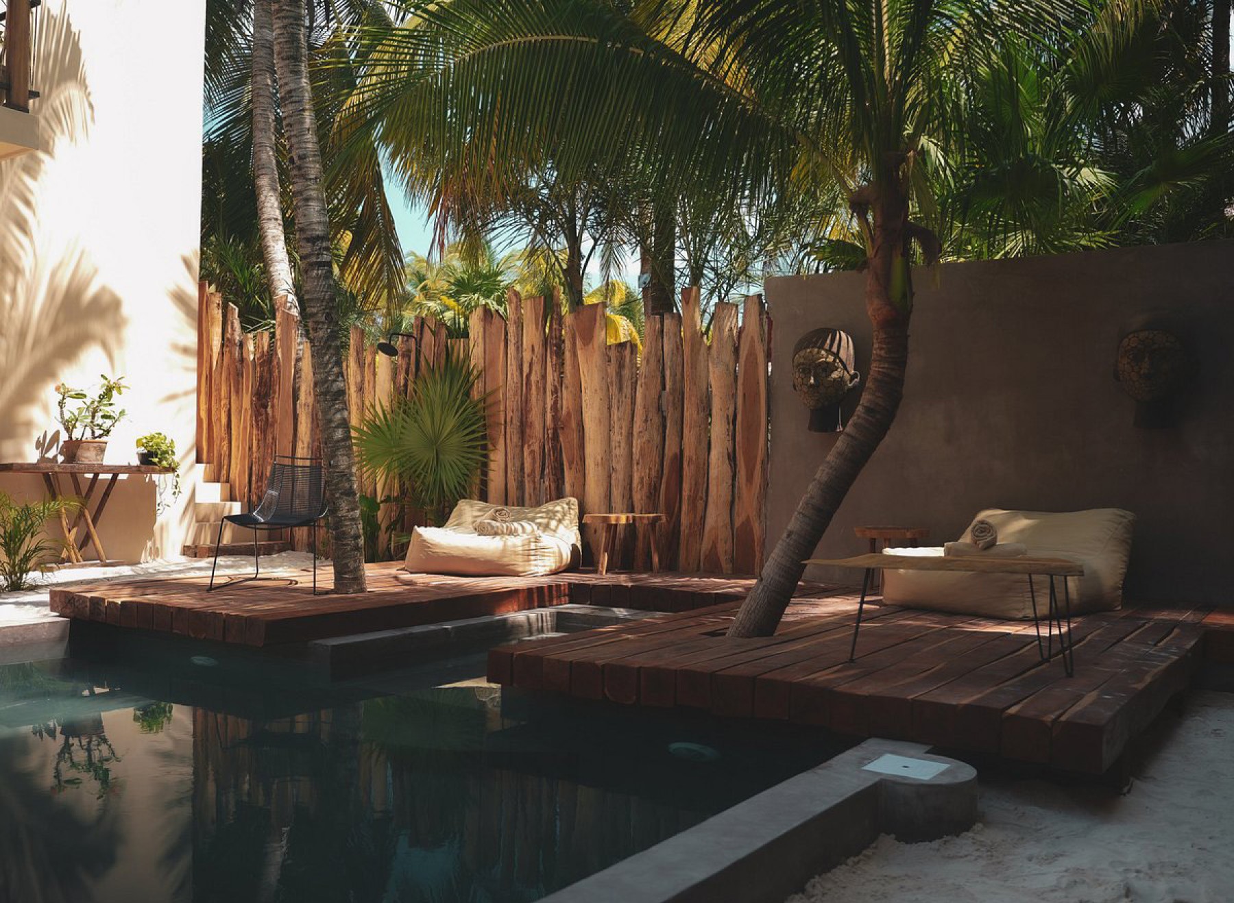 Nikau El Cuyo Hotel